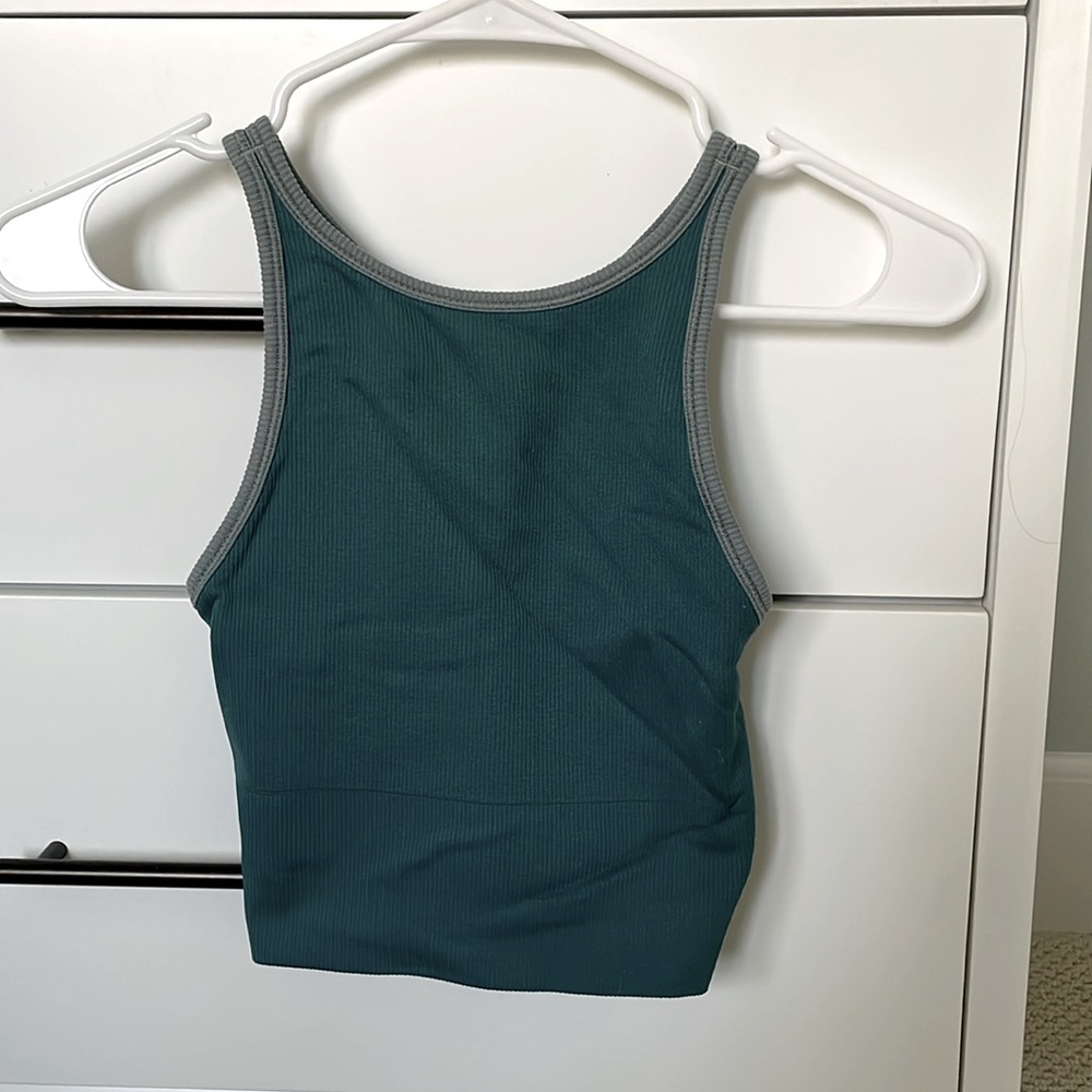 Athleta turquoise crop top